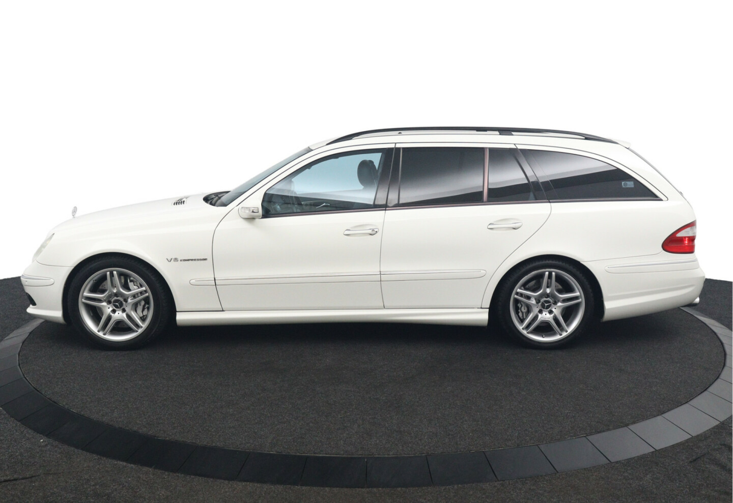 Mercedes-Benz-E-Klasse-2