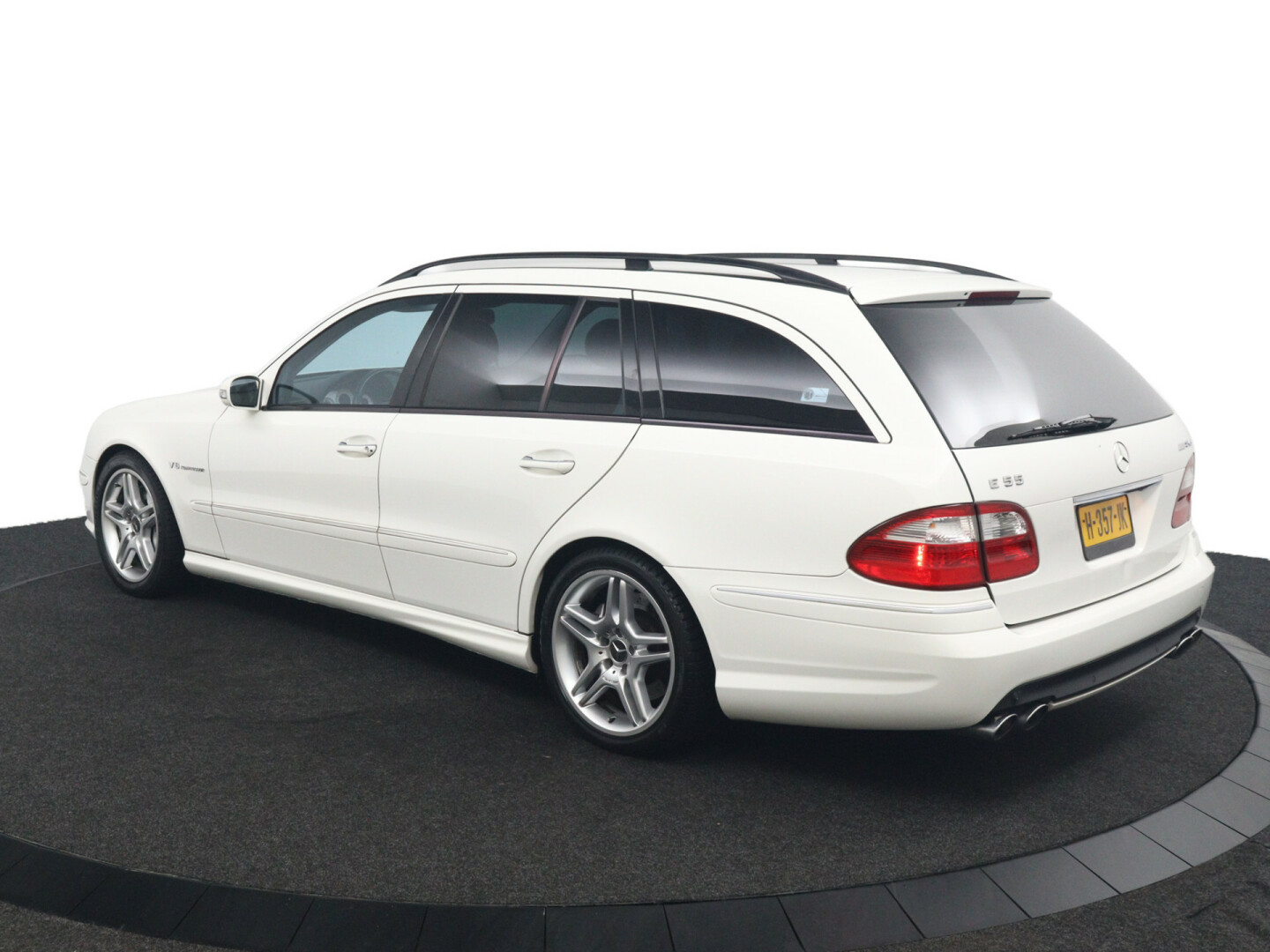 Mercedes-Benz-E-Klasse-8